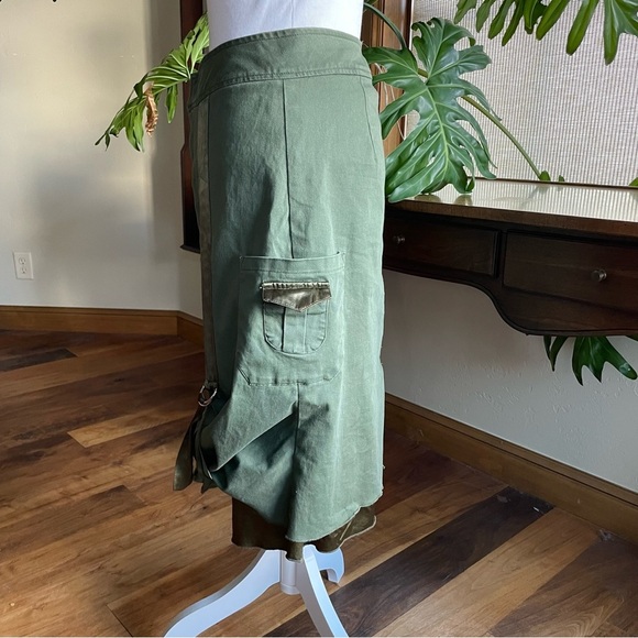 Vintage Syrup Clothing Co. 90s Grunge Army Green Skirt with Adjustable Straps - Picture 2 of 11